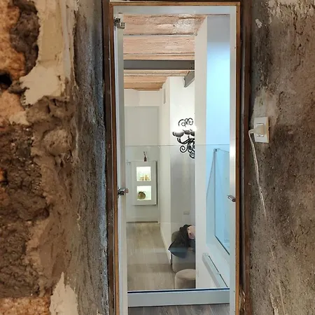 Spanish Queen Apartment-3